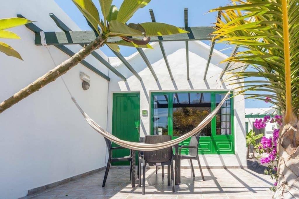 Bandama 14! 2 Bedroom Newly Renovated Bungalow, Los Pocillos, Puerto Del Carmen. Puerto del Carmen  Exteriör bild
