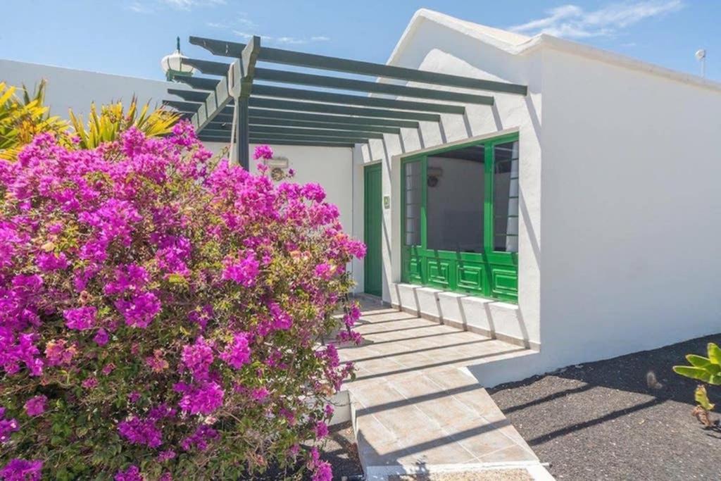 Bandama 14! 2 Bedroom Newly Renovated Bungalow, Los Pocillos, Puerto Del Carmen. Puerto del Carmen  Exteriör bild