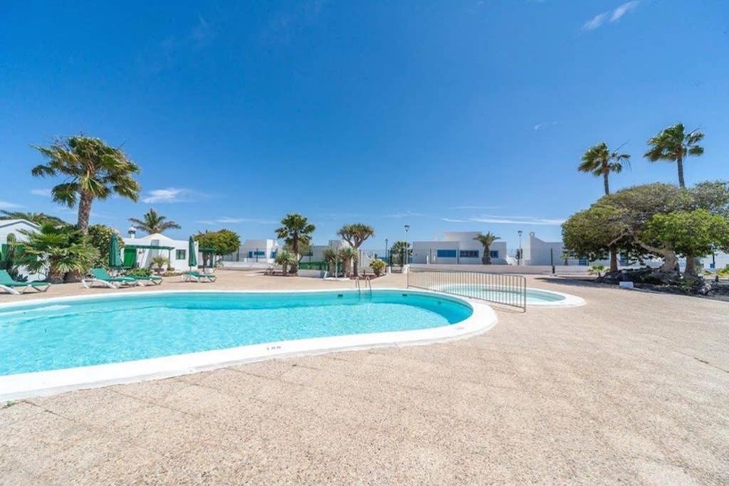 Bandama 14! 2 Bedroom Newly Renovated Bungalow, Los Pocillos, Puerto Del Carmen. Puerto del Carmen  Exteriör bild